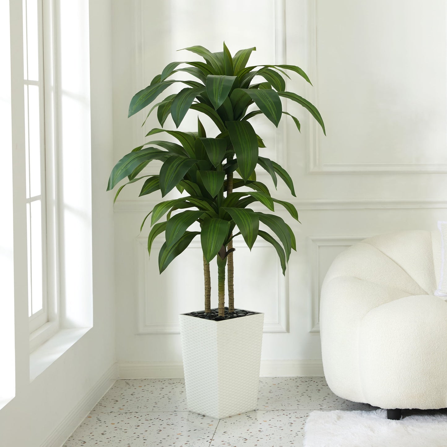DR.Planzen Artificial Dracaena Tree 5ft - UV Protected Faux Dracaena Plant with 57 Green Leaves, Fake Tree for Indoor & Outdoor Use, Sturdy Tall Brown Planter with River Stones