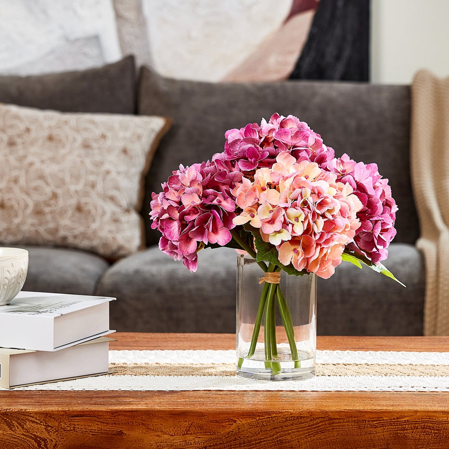 DR.Planzen 13in Artificial Hydrangea Flowers with Vase - Red and Pink Faux Hydrangea Flowers, Clear Glass Vase with Faux Water, Table Centerpiece for Home Decor, Office, Wedding Party