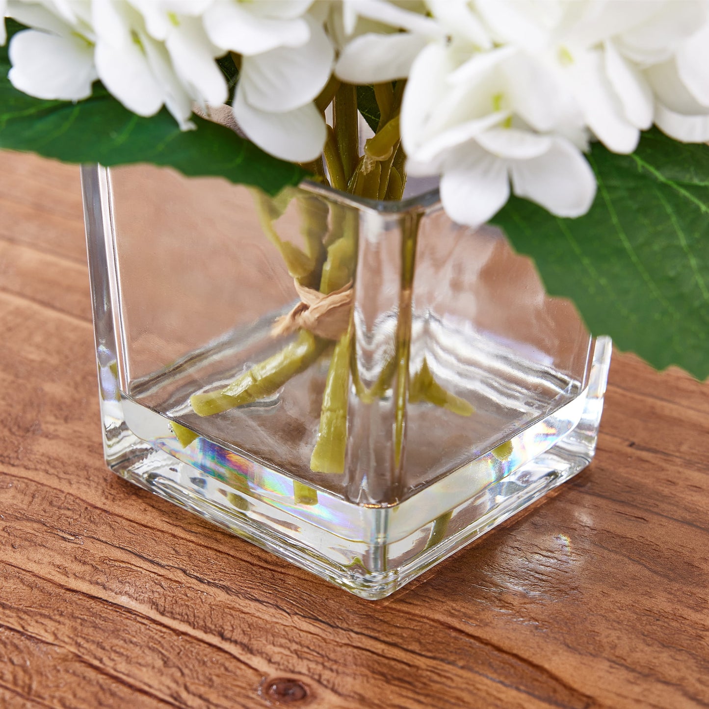 DR.Planzen 8'' Artificial White Hydrangea in Square Glass Vase - Realistic 384-Petal Silk Flower with Faux Water, Home Office Tabletop Decor