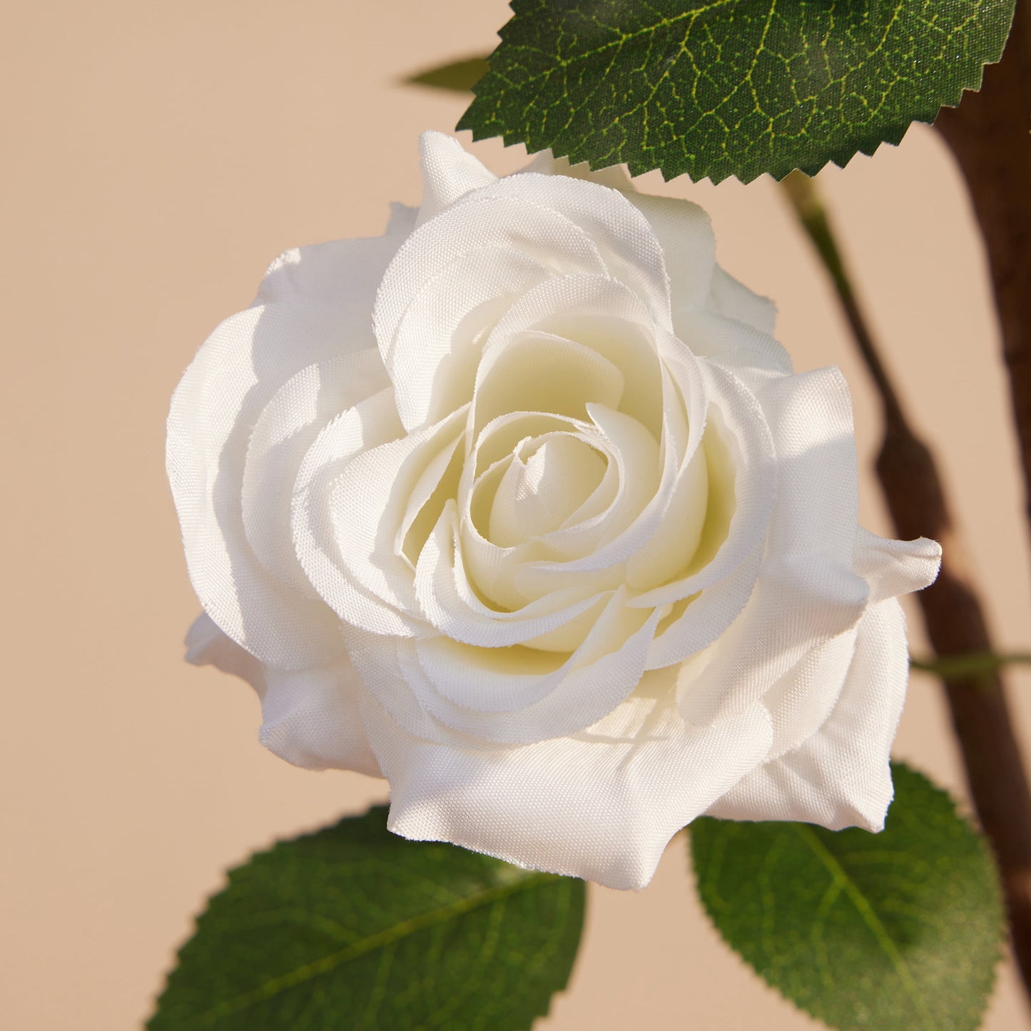 DR.Planzen 2 Pack 4ft Artificial White Rose Tree with Green Leaves, Lifelike Faux Rose Flower Tree for Home Decor Indoor Outdoor, Living Room Office Decoration