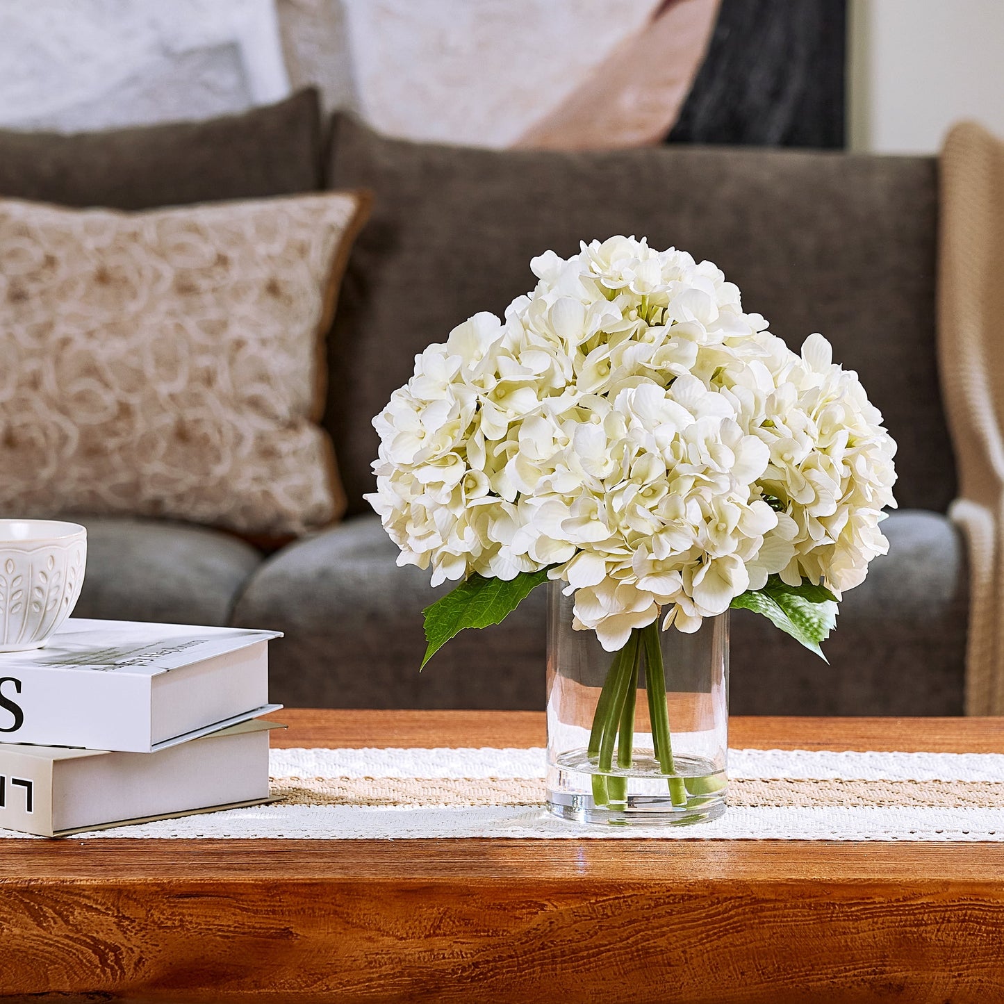 DR.Planzen 13in Artificial Hydrangea Flowers with Vase - White Faux Hydrangea Flowers, Clear Glass Vase with Faux Water, Table Centerpiece for Home Decor, Office, Wedding Party