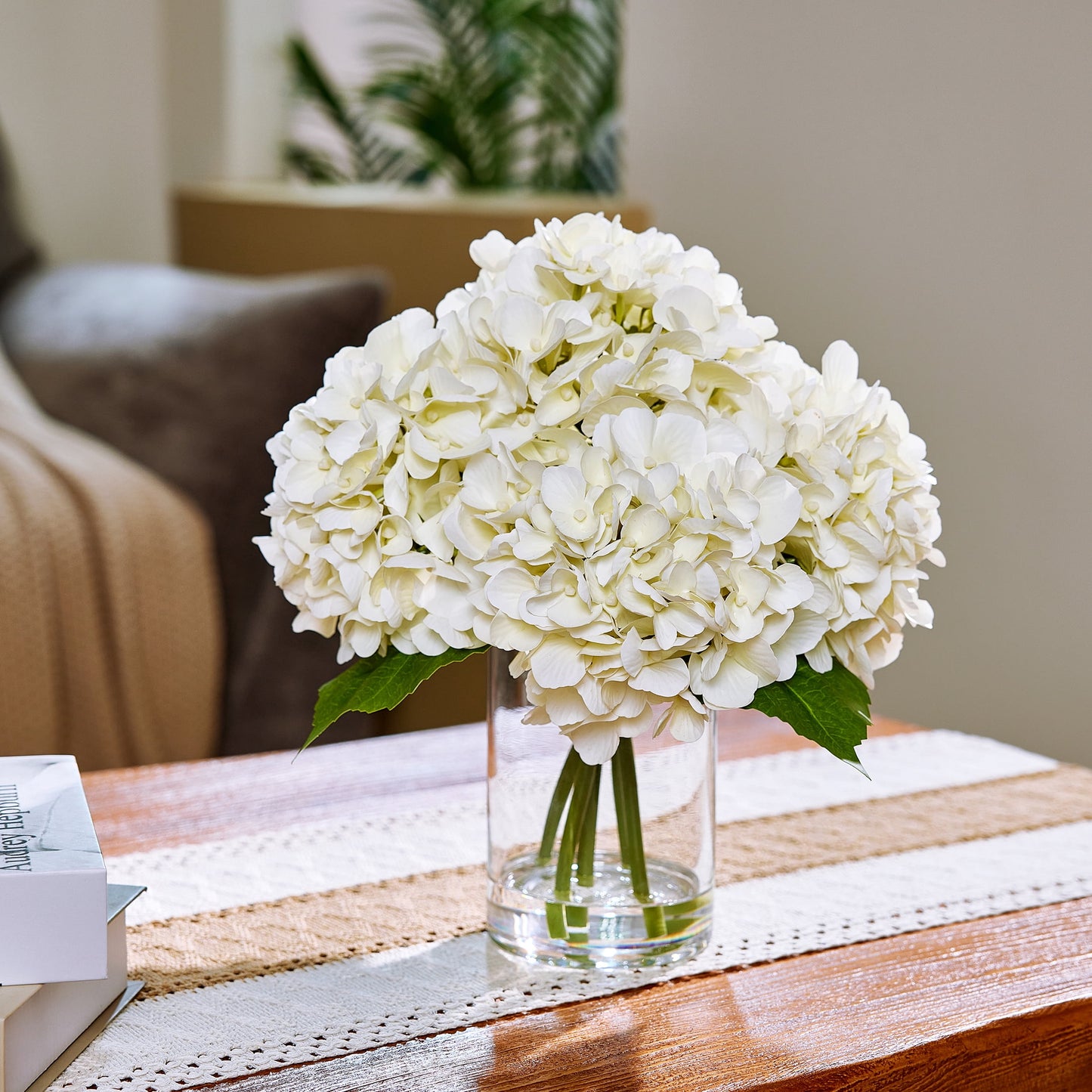 DR.Planzen 13in Artificial Hydrangea Flowers with Vase - White Faux Hydrangea Flowers, Clear Glass Vase with Faux Water, Table Centerpiece for Home Decor, Office, Wedding Party