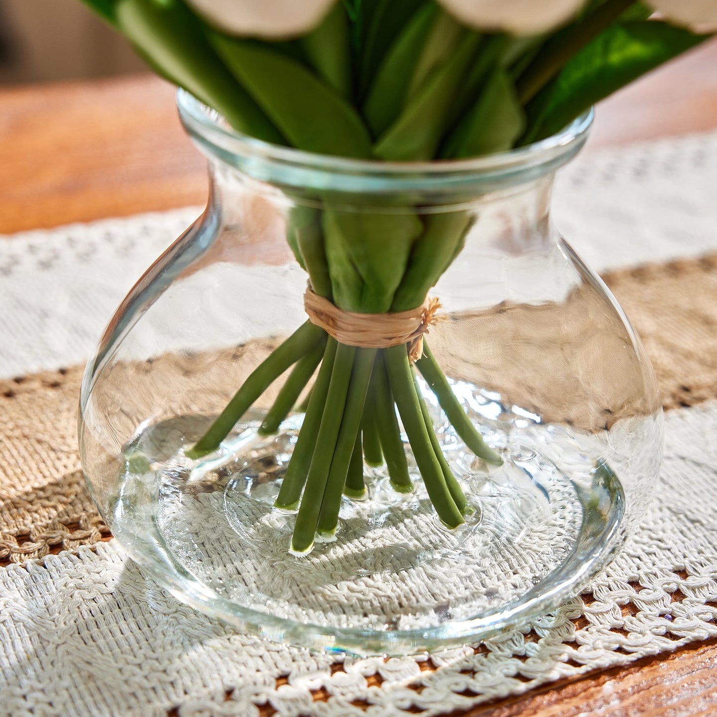 DR.Planzen Artificial White Tulip Arrangement in Glass Vase, 8 Bloom Fake Flowers with Faux Water, 10.2in Tall Home Decor Centerpiece
