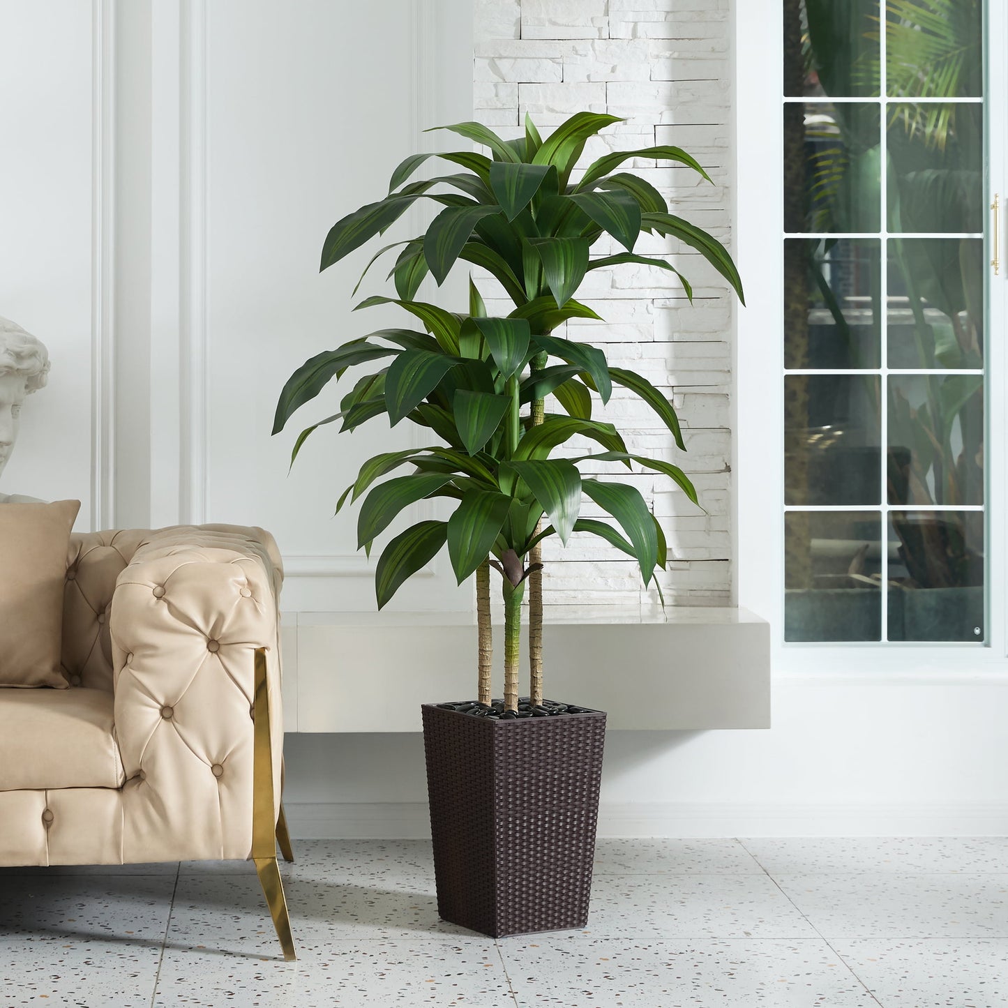 DR.Planzen Artificial Dracaena Tree 5ft - UV Protected Faux Dracaena Plant with 57 Green Leaves, Fake Tree for Indoor & Outdoor Use, Sturdy Tall Brown Planter with River Stones