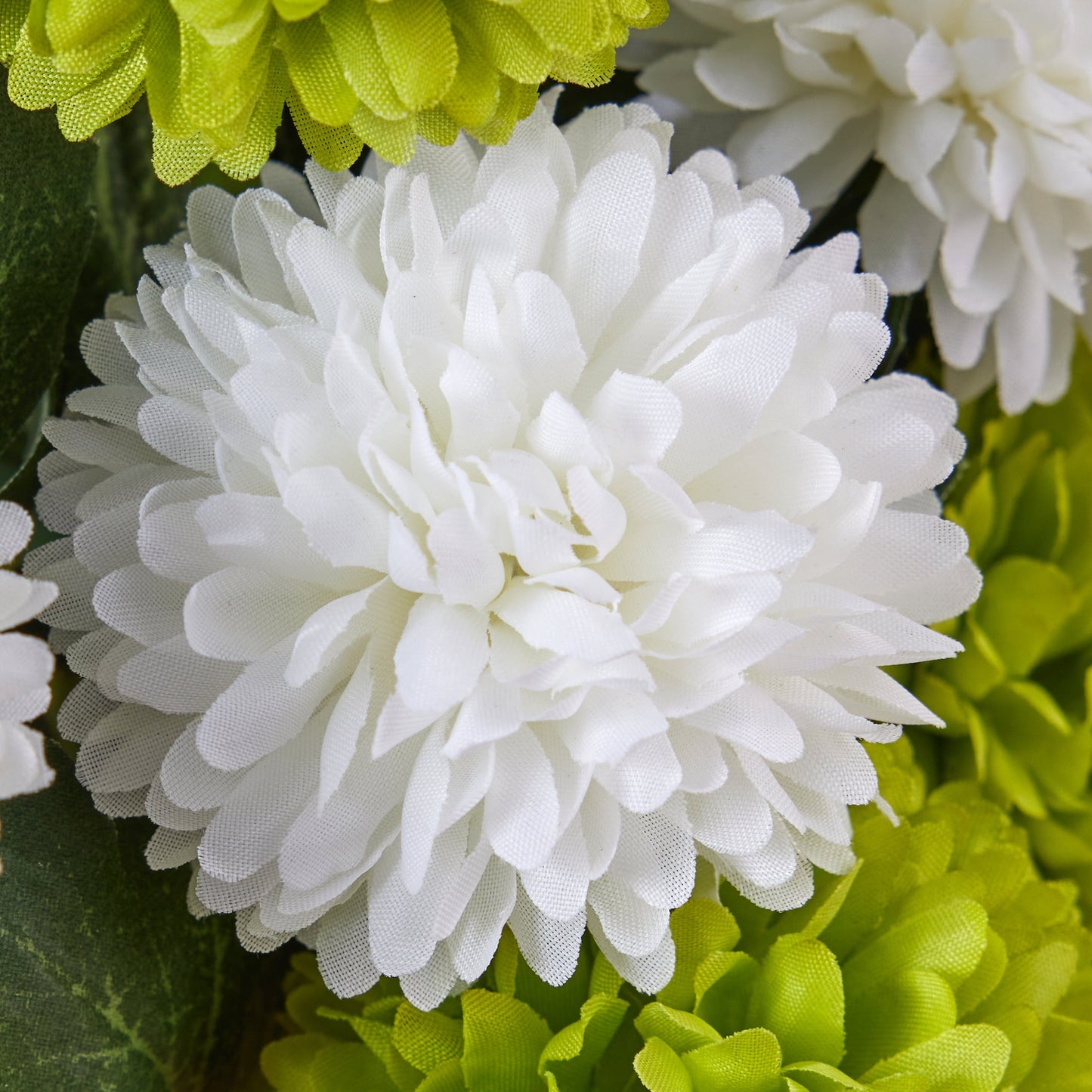DR.Planzen Artificial Chrysanthemum & Eucalyptus Arrangement, White & Green Fake Flowers in Apothecary Glass Vase with Faux Water, 12.9" Home Office Decor