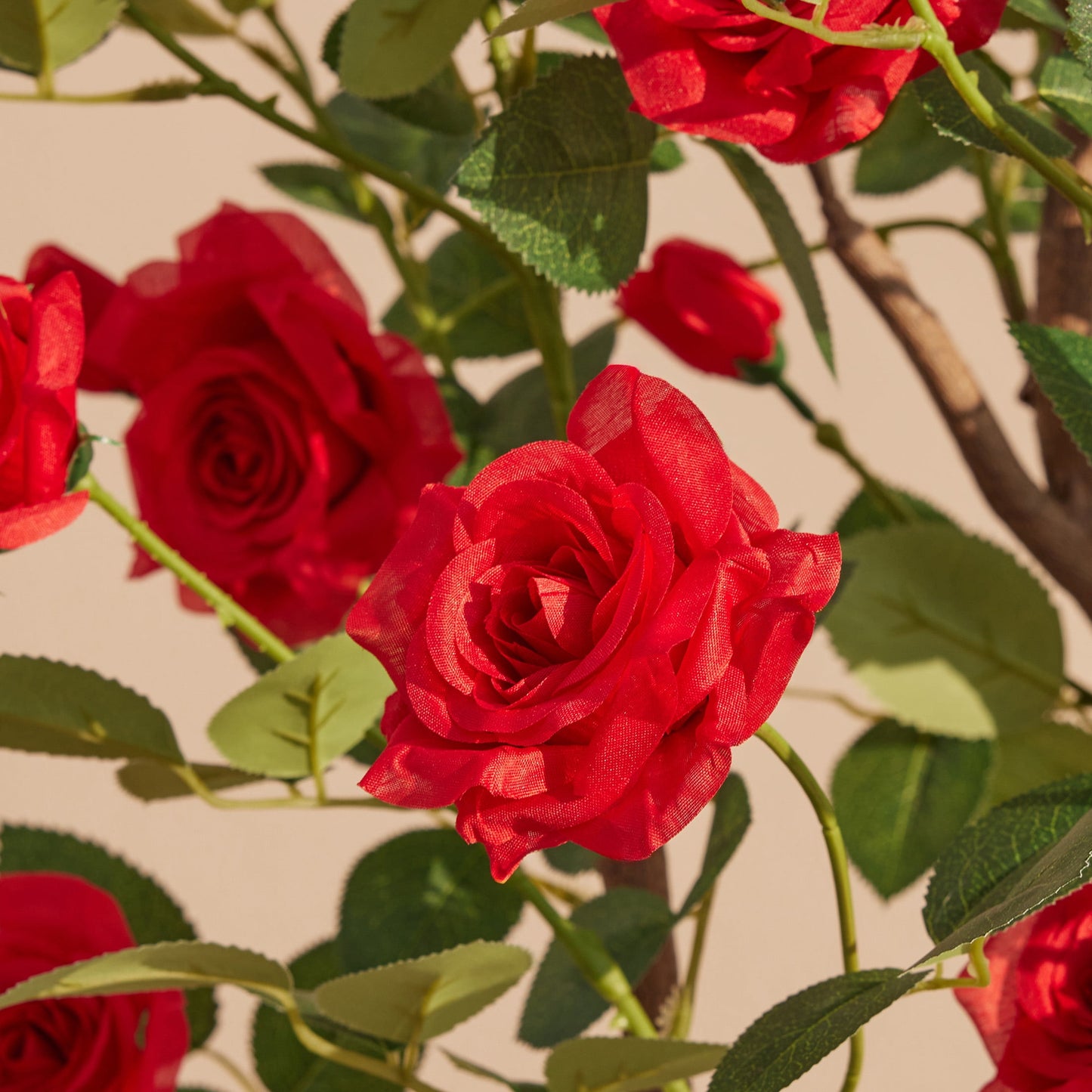 DR.Planzen 4ft Artificial Red Rose Tree with Green Leaves, Lifelike Faux Rose Flower Tree for Home Decor Indoor Outdoor, Living Room Office Decoration